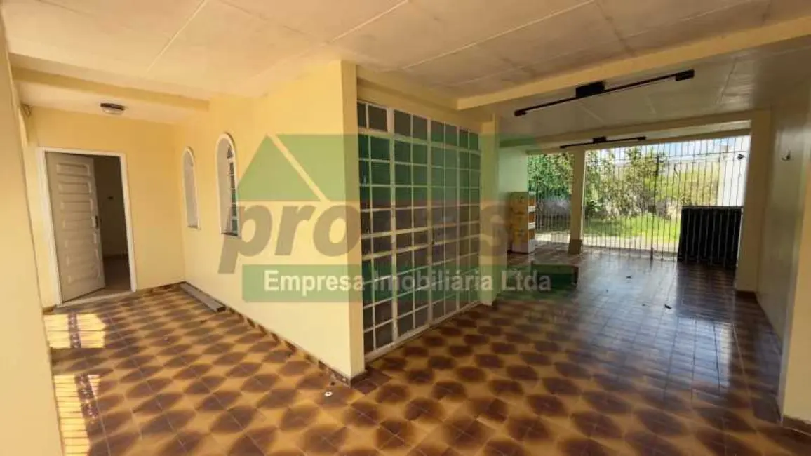 Casa com 3 quartos para alugar, 180m2 em Manaus - AM - imagem 6 Foto 6 de Casa com 3 quartos para alugar, 180m2 em Manaus - AM