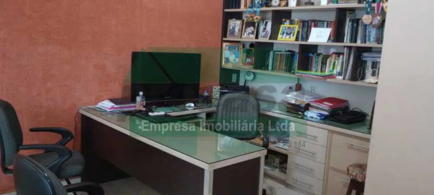 Casa com 3 quartos à venda e para alugar, 450m2 em Manaus - AM - imagem 9 Foto 9 de Casa com 3 quartos à venda e para alugar, 450m2 em Manaus - AM