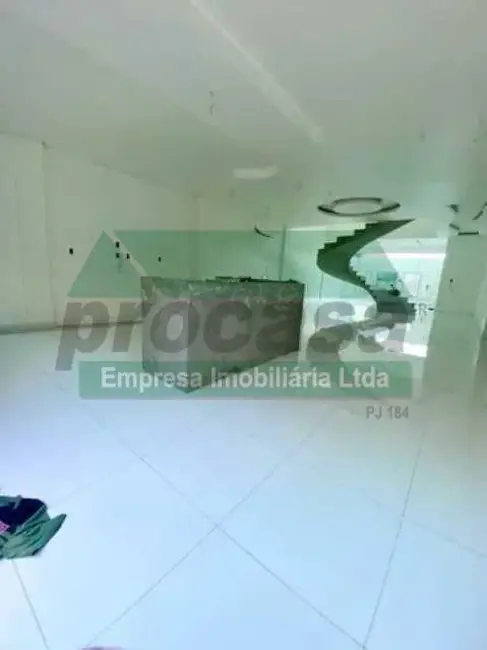 Foto 2 de Casa com 5 quartos à venda, 304m2 em Manaus - AM
