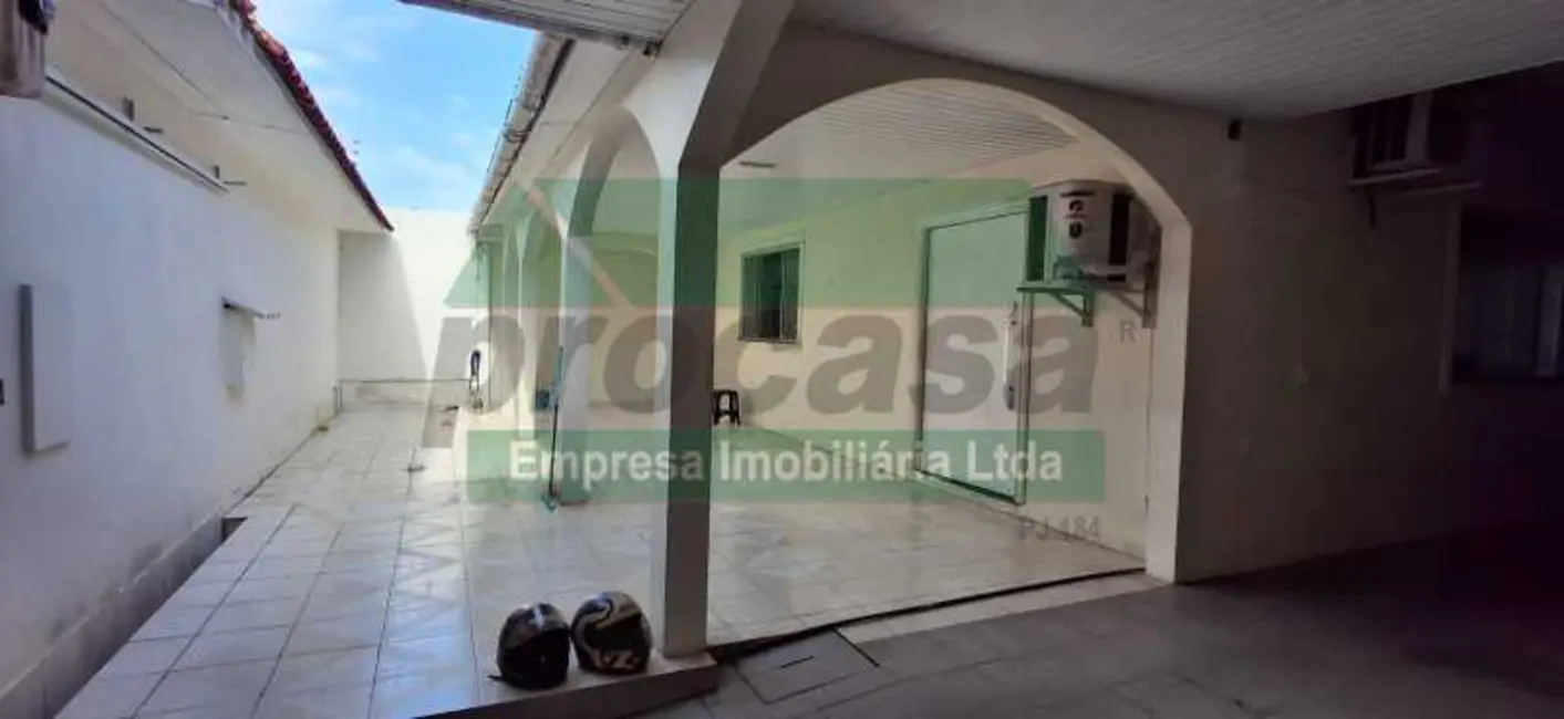 Casa com 3 quartos à venda, 300m2 em Manaus - AM - imagem 2 Foto 2 de Casa com 3 quartos à venda, 300m2 em Manaus - AM