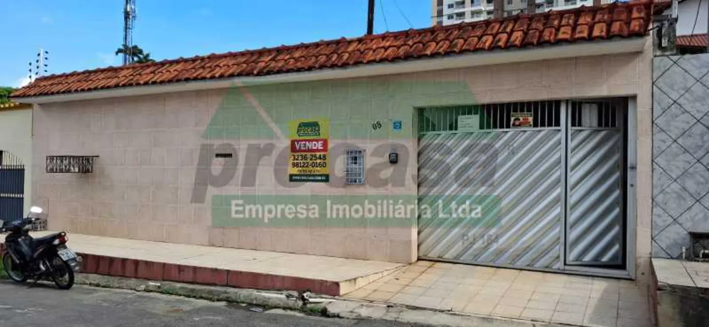 Casa com 3 quartos à venda, 300m2 em Manaus - AM - imagem 1 Foto 1 de Casa com 3 quartos à venda, 300m2 em Manaus - AM