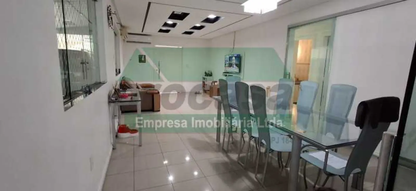 Casa com 3 quartos à venda, 300m2 em Manaus - AM - imagem 8 Foto 8 de Casa com 3 quartos à venda, 300m2 em Manaus - AM