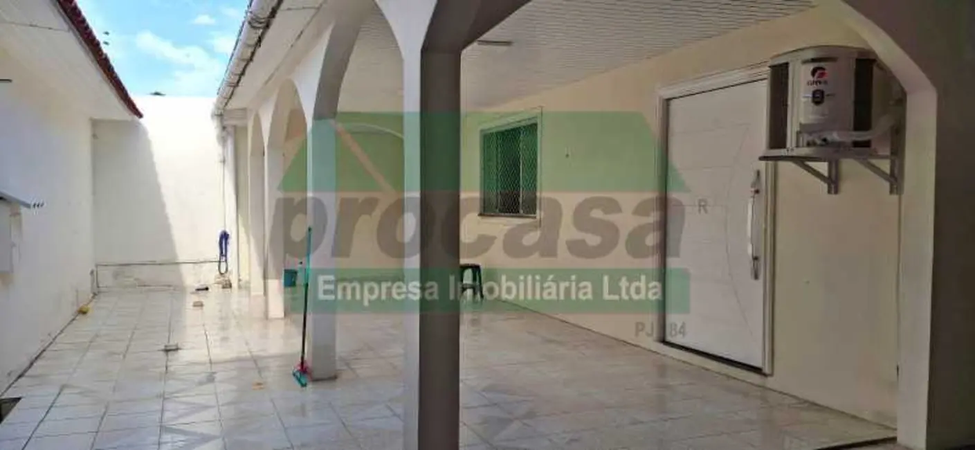 Casa com 3 quartos à venda, 300m2 em Manaus - AM - imagem 4 Foto 4 de Casa com 3 quartos à venda, 300m2 em Manaus - AM