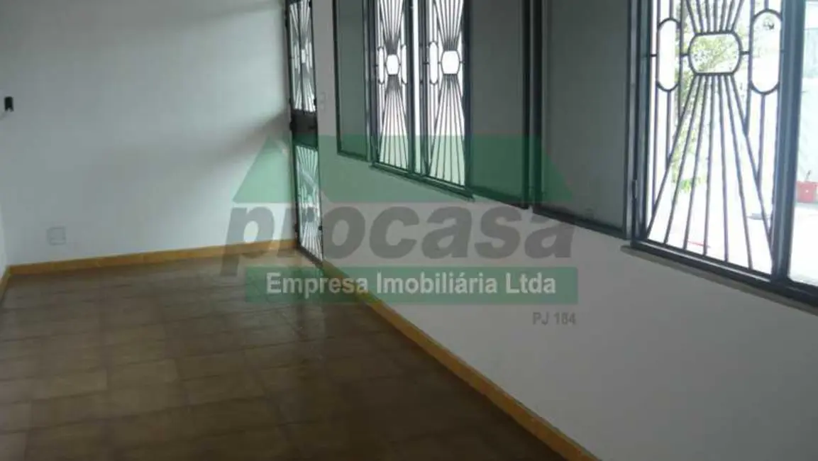 Casa com 4 quartos à venda e para alugar, 300m2 em Manaus - AM - imagem 4 Foto 4 de Casa com 4 quartos à venda e para alugar, 300m2 em Manaus - AM