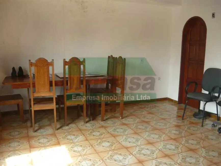 Casa com 4 quartos à venda e para alugar, 300m2 em Manaus - AM - imagem 7 Foto 7 de Casa com 4 quartos à venda e para alugar, 300m2 em Manaus - AM