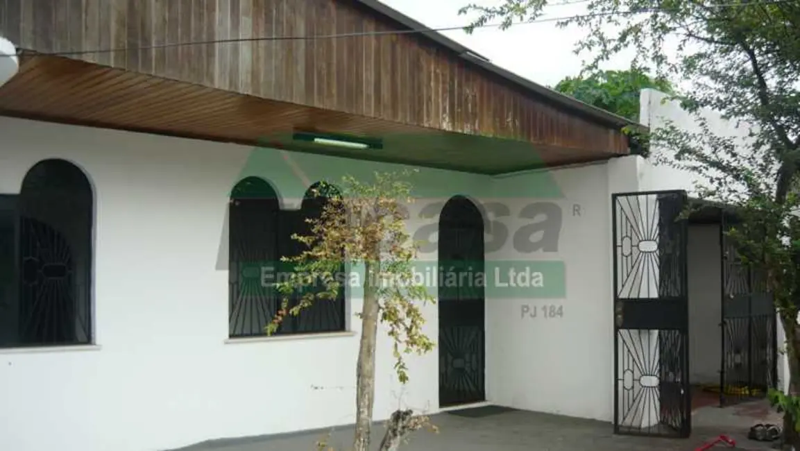 Casa com 4 quartos à venda e para alugar, 300m2 em Manaus - AM - imagem 1 Foto 1 de Casa com 4 quartos à venda e para alugar, 300m2 em Manaus - AM