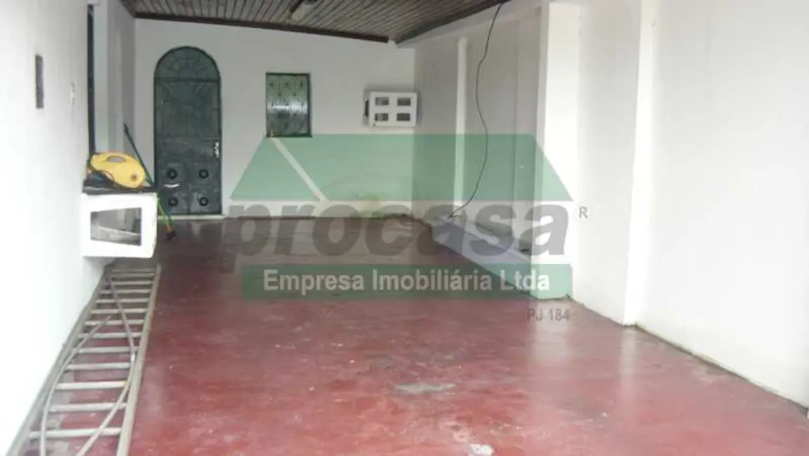 Casa com 4 quartos à venda e para alugar, 300m2 em Manaus - AM - imagem 3 Foto 3 de Casa com 4 quartos à venda e para alugar, 300m2 em Manaus - AM