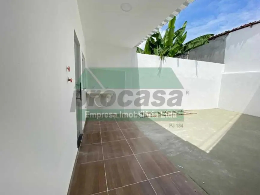 Foto 2 de Casa com 2 quartos à venda, 170m2 em Manaus - AM