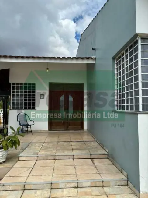 Foto 1 de Casa de Condomínio com 4 quartos para alugar, 600m2 em Manaus - AM