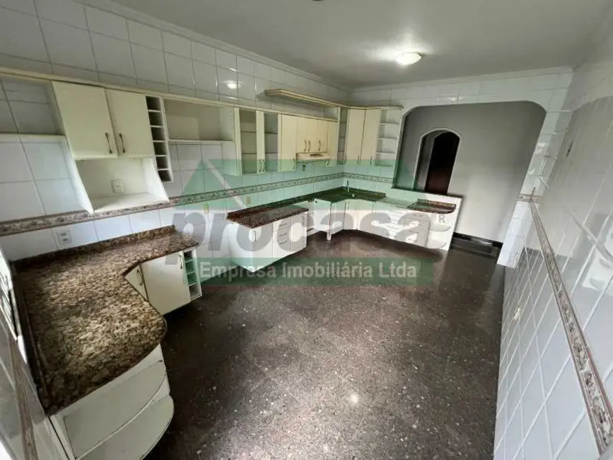 Foto 1 de Casa com 4 quartos à venda, 612m2 em Manaus - AM