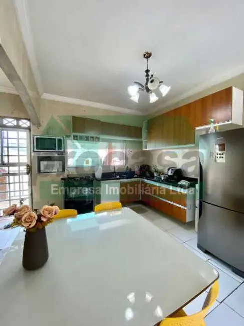 Foto 4 de Casa com 4 quartos à venda, 324m2 em Manaus - AM