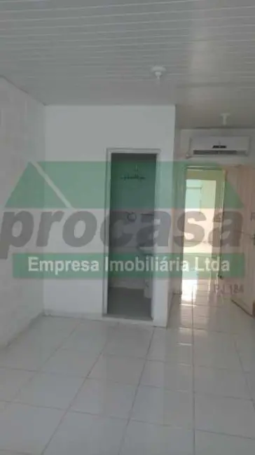 Foto 2 de Casa com 2 quartos à venda, 120m2 em Manaus - AM