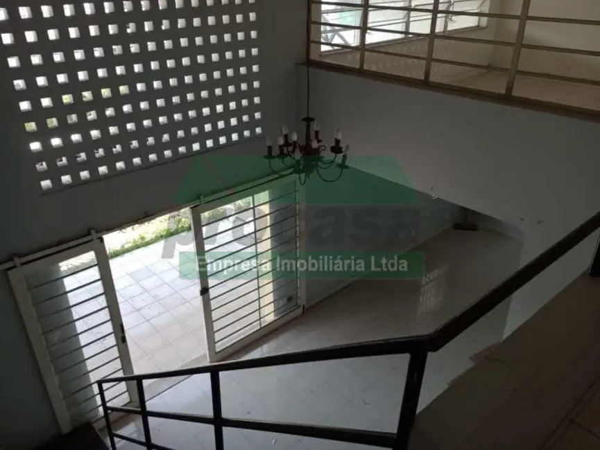 Foto 2 de Casa com 3 quartos à venda, 400m2 em Manaus - AM