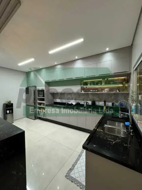 Foto 6 de Casa com 3 quartos à venda, 180m2 em Manaus - AM