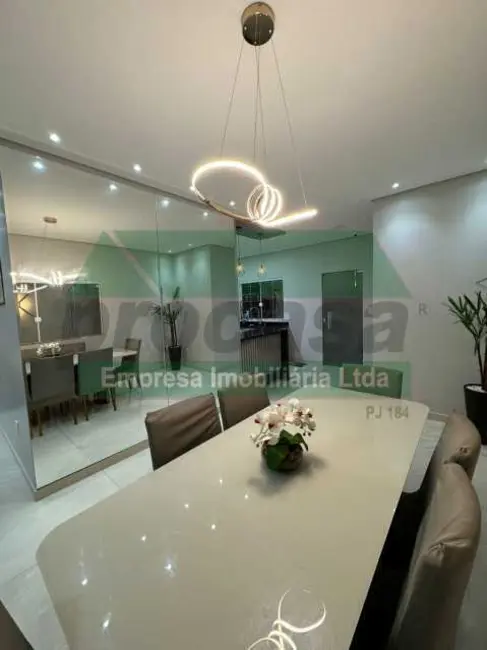 Foto 2 de Casa com 3 quartos à venda, 180m2 em Manaus - AM