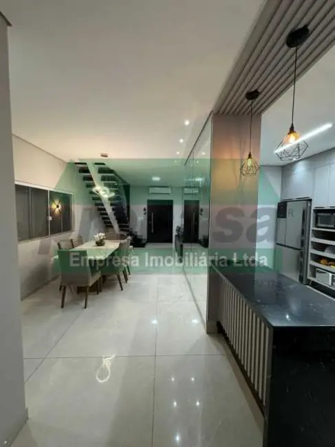 Foto 3 de Casa com 3 quartos à venda, 180m2 em Manaus - AM