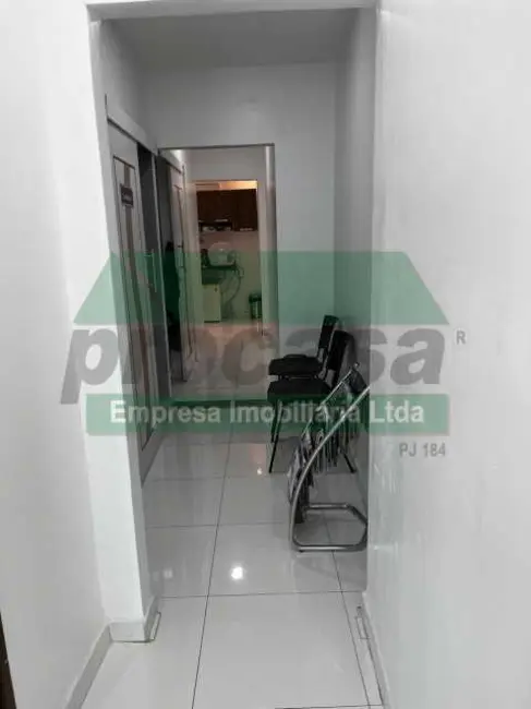 Foto 1 de Casa Comercial com 3 quartos à venda, 180m2 em Manaus - AM