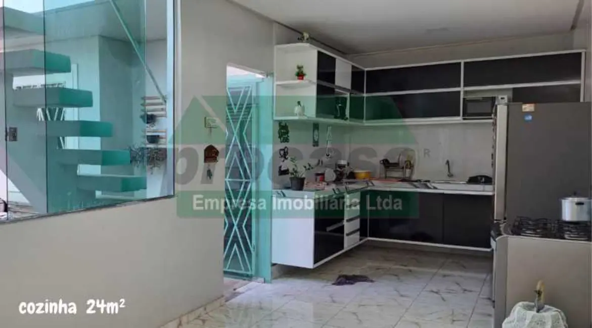 Foto 3 de Casa com 3 quartos à venda, 180m2 em Manaus - AM