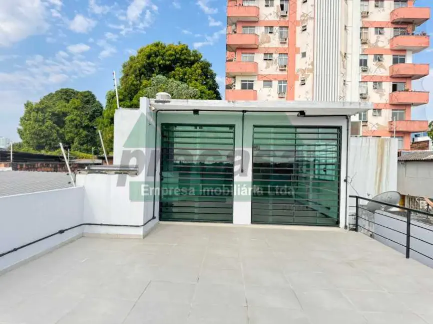 Casa com 4 quartos à venda e para alugar, 239m2 em Manaus - AM - imagem 3 Foto 3 de Casa com 4 quartos à venda e para alugar, 239m2 em Manaus - AM