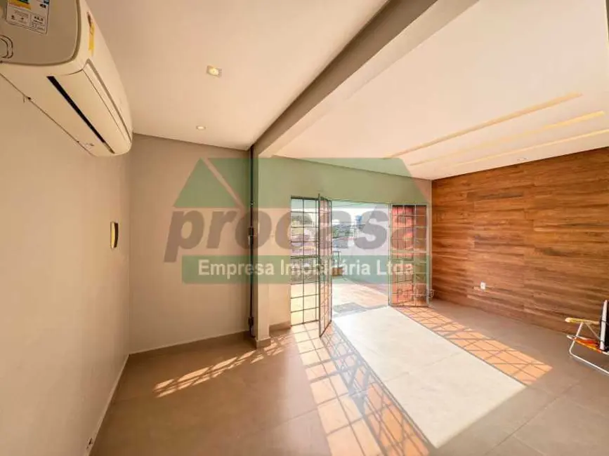 Casa com 4 quartos à venda e para alugar, 239m2 em Manaus - AM - imagem 6 Foto 6 de Casa com 4 quartos à venda e para alugar, 239m2 em Manaus - AM