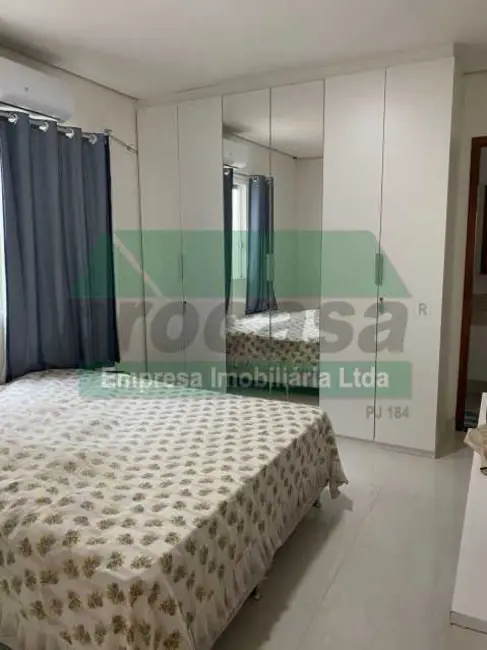 Foto 3 de Apartamento com 2 quartos para alugar, 70m2 em Manaus - AM
