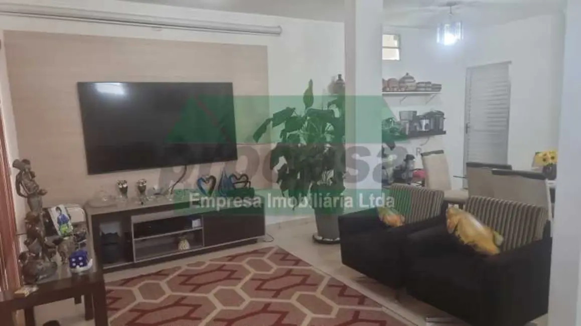 Casa com 3 quartos à venda e para alugar, 84m2 em Manaus - AM - imagem 3 Foto 3 de Casa com 3 quartos à venda e para alugar, 84m2 em Manaus - AM