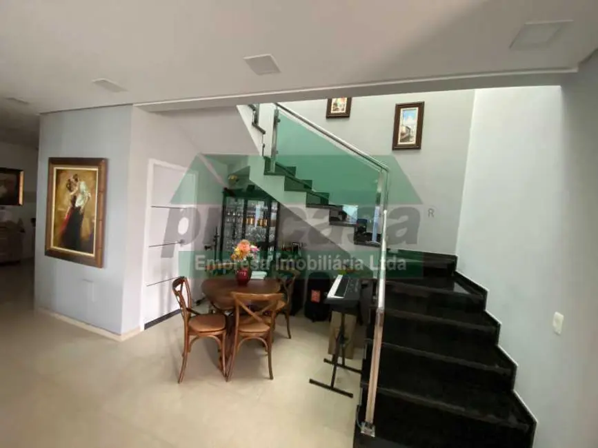 Casa de Condomínio com 4 quartos à venda, 300m2 em Manaus - AM - imagem 6 Foto 6 de Casa de Condomínio com 4 quartos à venda, 300m2 em Manaus - AM