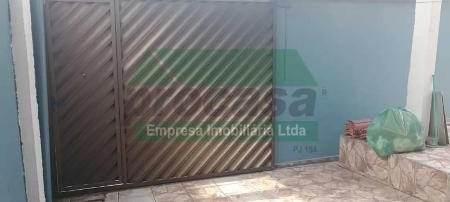 Foto 2 de Casa com 3 quartos à venda em Manaus - AM