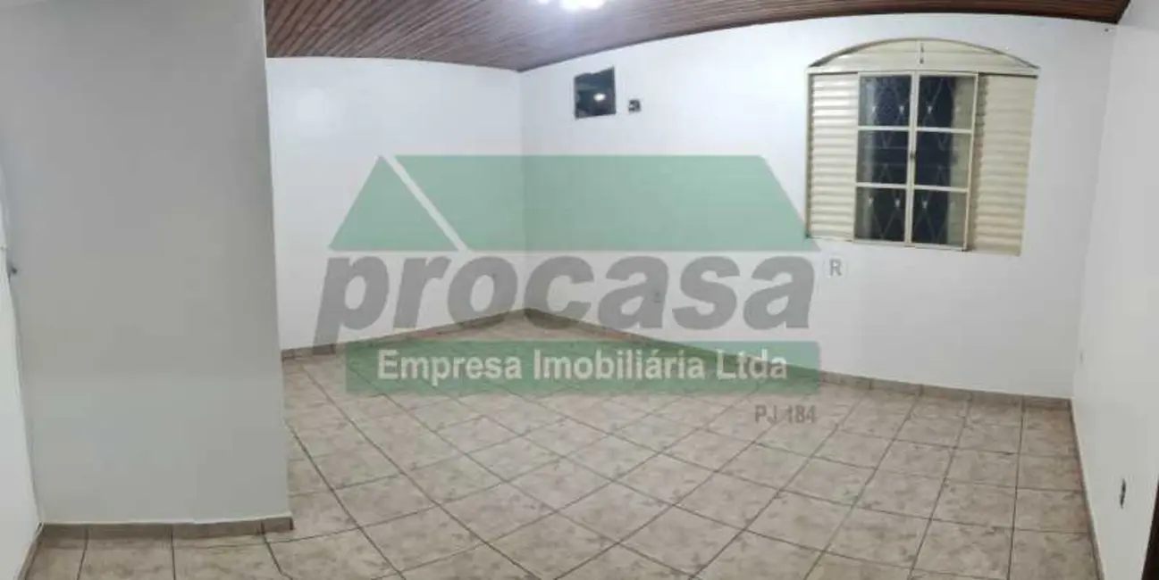 Foto 9 de Casa Comercial com 3 quartos para alugar, 200m2 em Manaus - AM