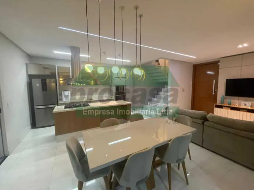 Casa de Condomínio com 4 quartos à venda, 385m2 em Manaus - AM - imagem 4 Foto 4 de Casa de Condomínio com 4 quartos à venda, 385m2 em Manaus - AM