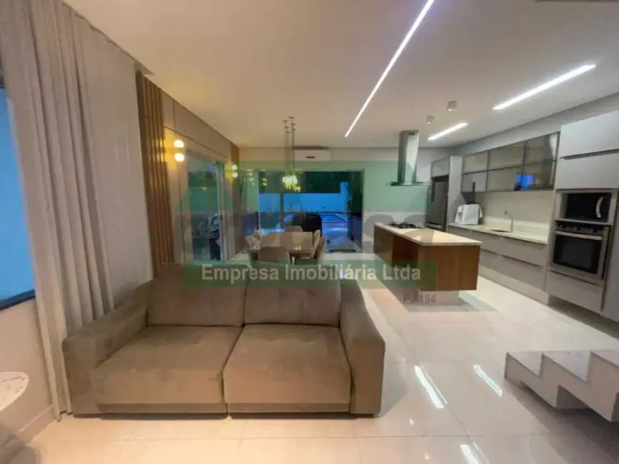 Casa de Condomínio com 4 quartos à venda, 385m2 em Manaus - AM - imagem 8 Foto 8 de Casa de Condomínio com 4 quartos à venda, 385m2 em Manaus - AM