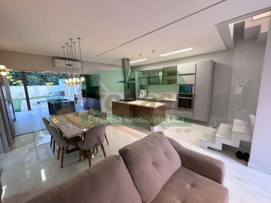 Casa de Condomínio com 4 quartos à venda, 385m2 em Manaus - AM - imagem 3 Foto 3 de Casa de Condomínio com 4 quartos à venda, 385m2 em Manaus - AM