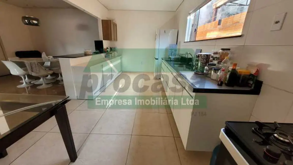 Foto 4 de Casa Comercial com 2 quartos à venda em Manaus - AM