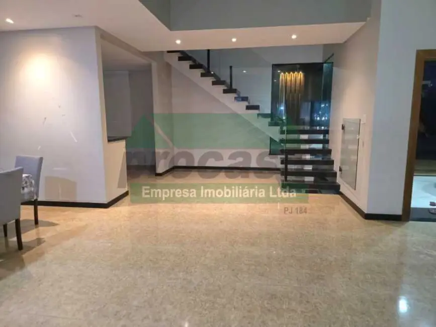 Casa de Condomínio com 3 quartos para alugar, 498m2 em Manaus - AM - imagem 5 Foto 5 de Casa de Condomínio com 3 quartos para alugar, 498m2 em Manaus - AM