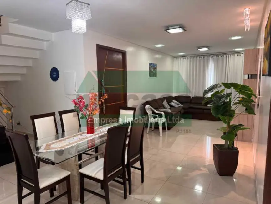 Foto 3 de Casa com 6 quartos à venda, 500m2 em Manaus - AM