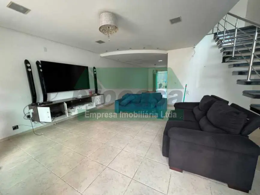 Casa de Condomínio com 3 quartos à venda, 250m2 em Manaus - AM - imagem 8 Foto 8 de Casa de Condomínio com 3 quartos à venda, 250m2 em Manaus - AM