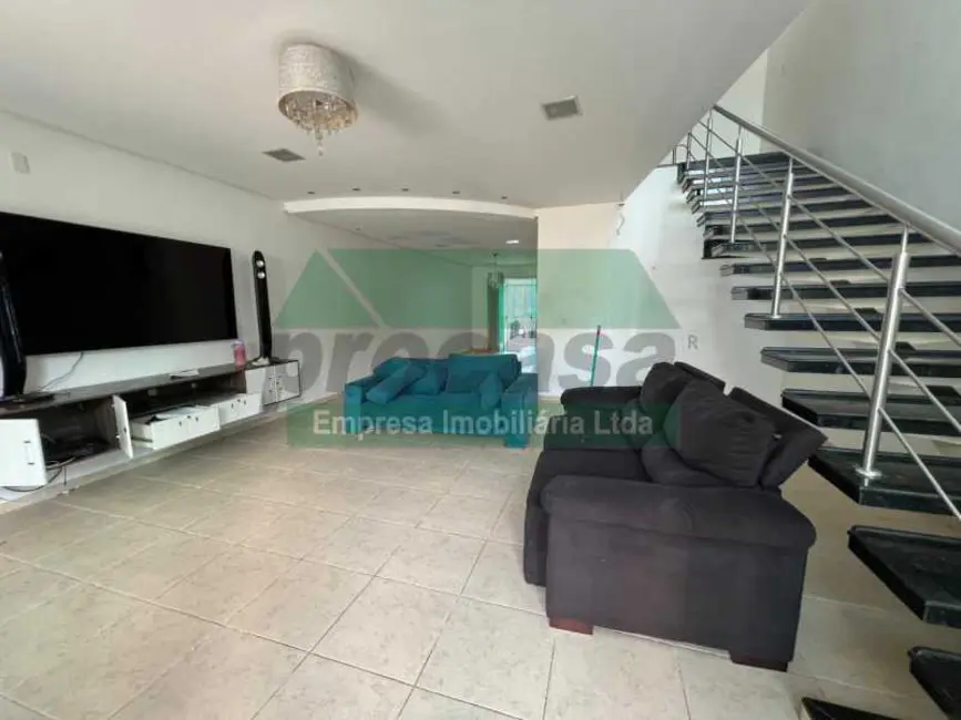Casa de Condomínio com 3 quartos à venda, 250m2 em Manaus - AM - imagem 9 Foto 9 de Casa de Condomínio com 3 quartos à venda, 250m2 em Manaus - AM