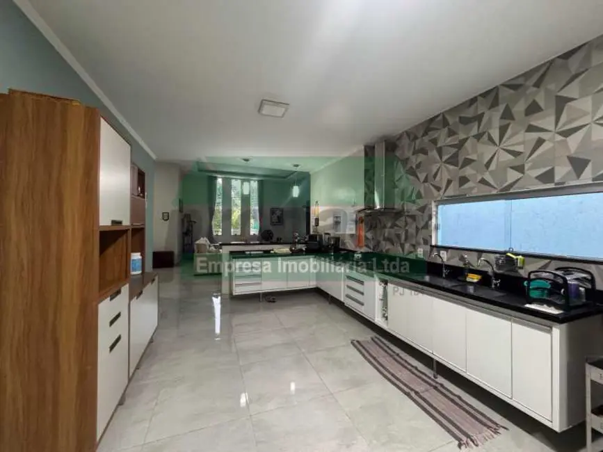 Casa de Condomínio com 4 quartos à venda, 359m2 em Manaus - AM - imagem 9 Foto 9 de Casa de Condomínio com 4 quartos à venda, 359m2 em Manaus - AM