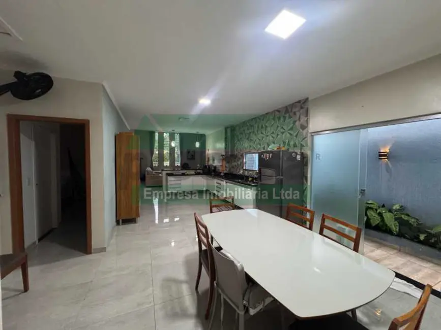 Casa de Condomínio com 4 quartos à venda, 359m2 em Manaus - AM - imagem 7 Foto 7 de Casa de Condomínio com 4 quartos à venda, 359m2 em Manaus - AM