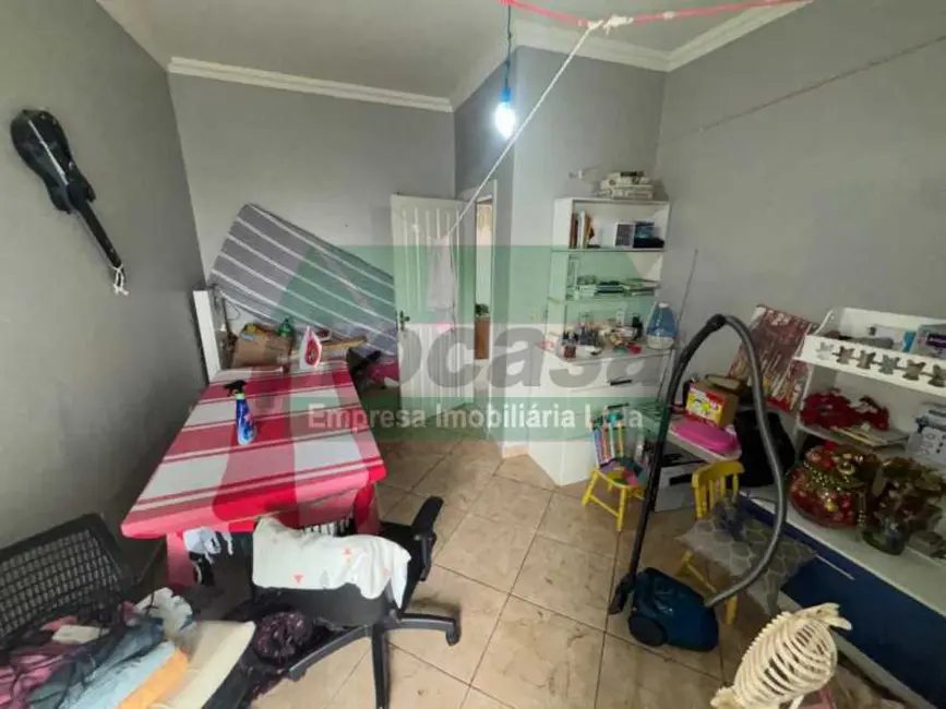 Casa Comercial com 5 quartos à venda, 300m2 em Manaus - AM - imagem 4 Foto 4 de Casa Comercial com 5 quartos à venda, 300m2 em Manaus - AM