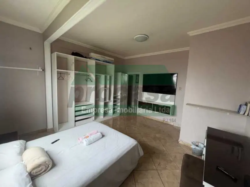 Foto 1 de Casa Comercial com 5 quartos à venda, 300m2 em Manaus - AM