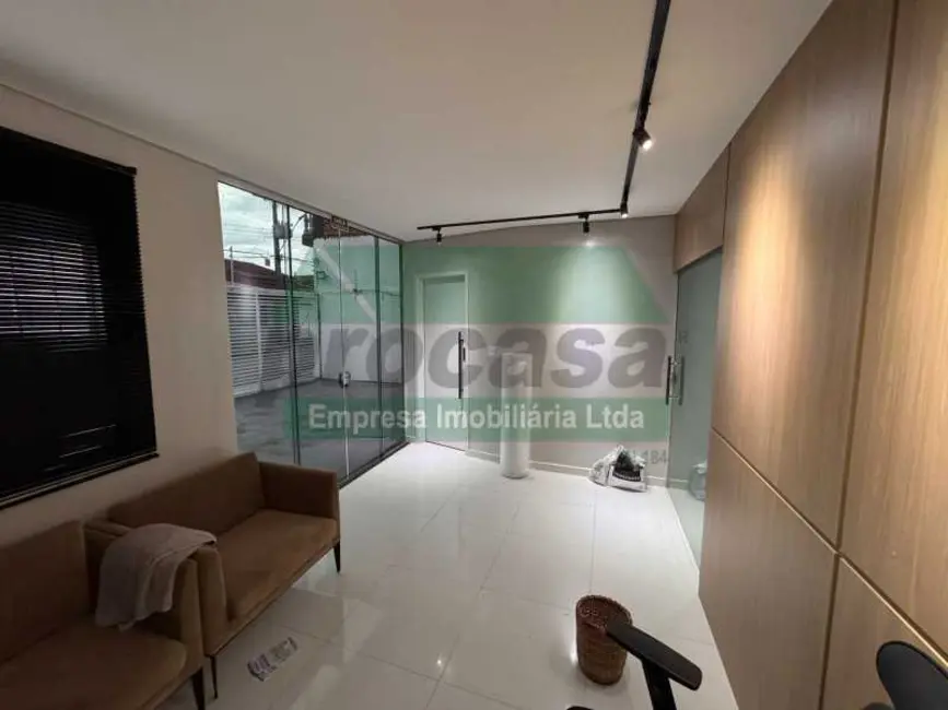 Casa Comercial com 5 quartos à venda, 103m2 em Manaus - AM - imagem 4 Foto 4 de Casa Comercial com 5 quartos à venda, 103m2 em Manaus - AM