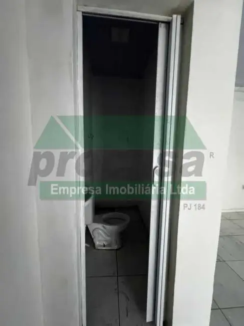 Loja com 2 quartos para alugar, 200m2 em Manaus - AM - imagem 7 Foto 7 de Loja com 2 quartos para alugar, 200m2 em Manaus - AM