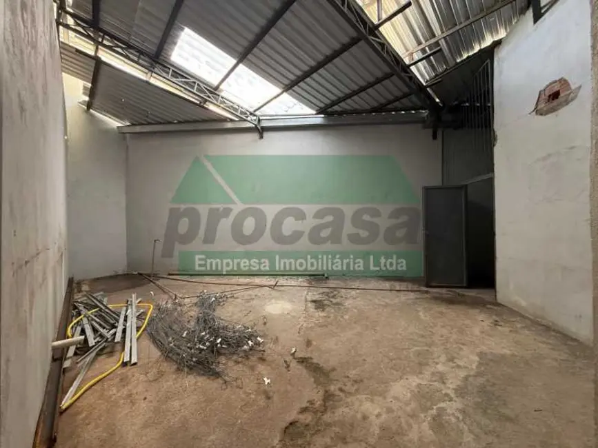 Armazém / Galpão para alugar, 300m2 em Manaus - AM - imagem 8 Foto 8 de Armazém / Galpão para alugar, 300m2 em Manaus - AM