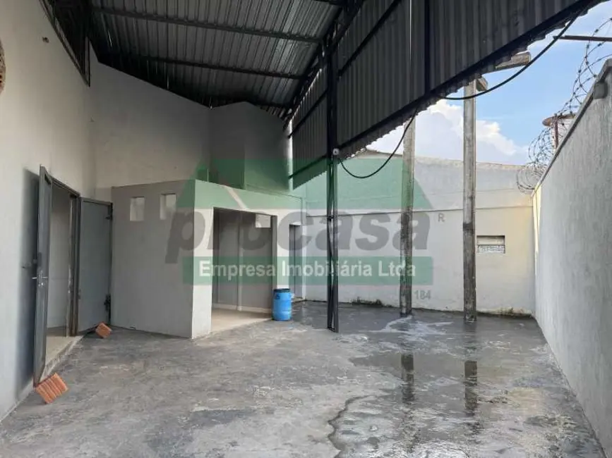 Armazém / Galpão para alugar, 300m2 em Manaus - AM - imagem 4 Foto 4 de Armazém / Galpão para alugar, 300m2 em Manaus - AM