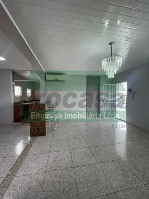 Casa com 3 quartos para alugar, 150m2 em Manaus - AM - imagem 3 Foto 3 de Casa com 3 quartos para alugar, 150m2 em Manaus - AM