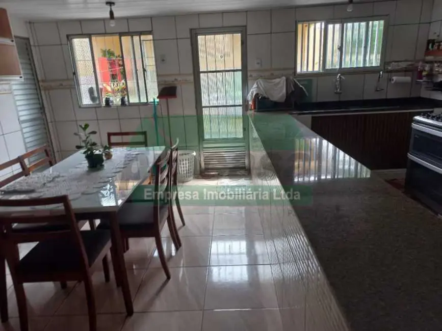 Foto 2 de Casa com 2 quartos à venda, 250m2 em Manaus - AM
