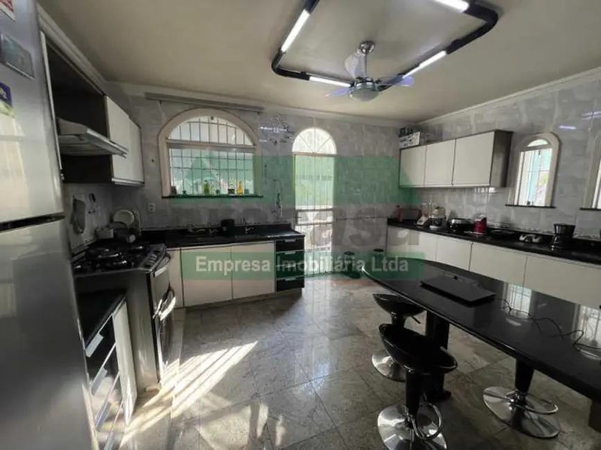 Foto 6 de Casa com 3 quartos à venda, 450m2 em Manaus - AM
