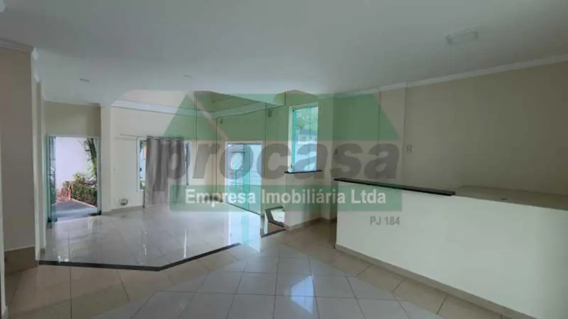 Casa com 4 quartos à venda e para alugar, 250m2 em Manaus - AM - imagem 5 Foto 5 de Casa com 4 quartos à venda e para alugar, 250m2 em Manaus - AM
