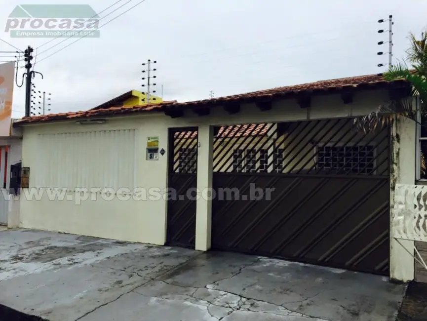 Casa com 2 quartos à venda e para alugar, 55m2 em Manaus - AM - imagem 1 Foto 1 de Casa com 2 quartos à venda e para alugar, 55m2 em Manaus - AM